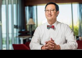 Santa Ono