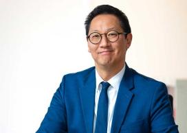 Santa Ono