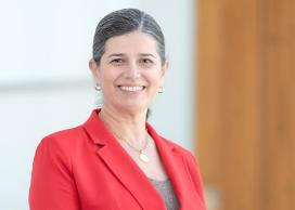 Dr. Andrea Esteves 